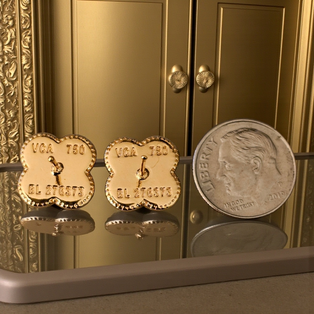 Tortoise Shell Clover Earrings - image 3